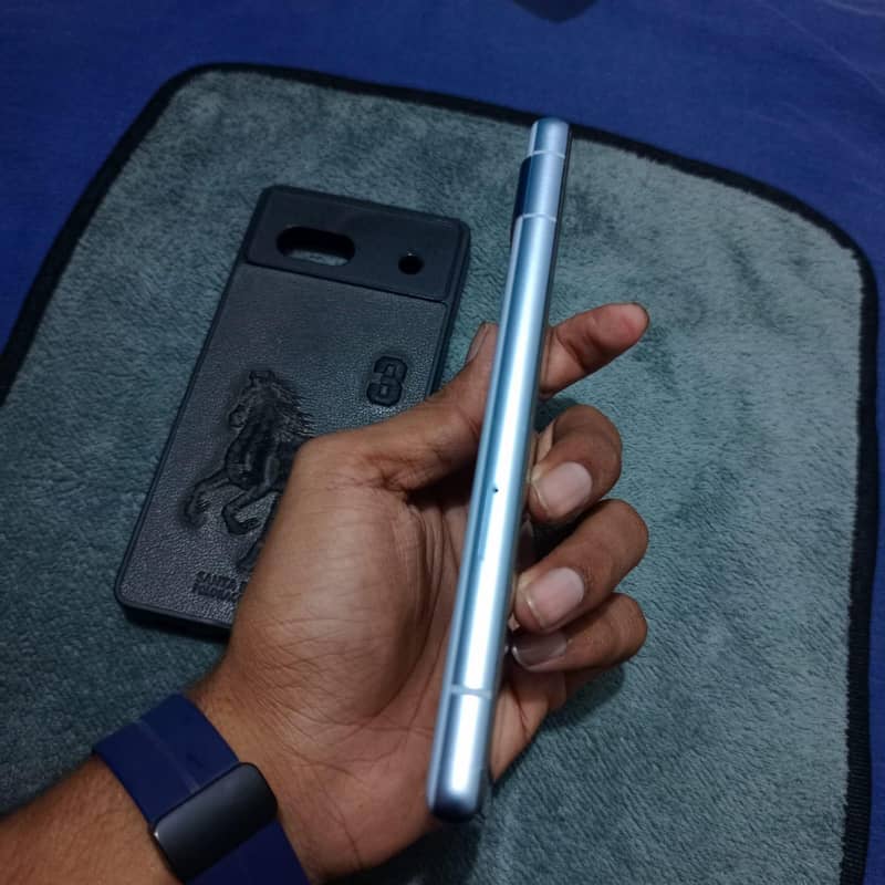 Google Pixel 7a 4