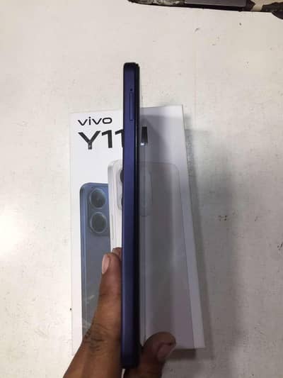 Vivo Y11d 6/128 condition 10/10