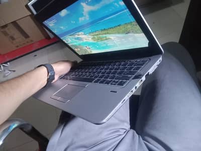 Hp 820G3  i5,6th,8gb,128ssd