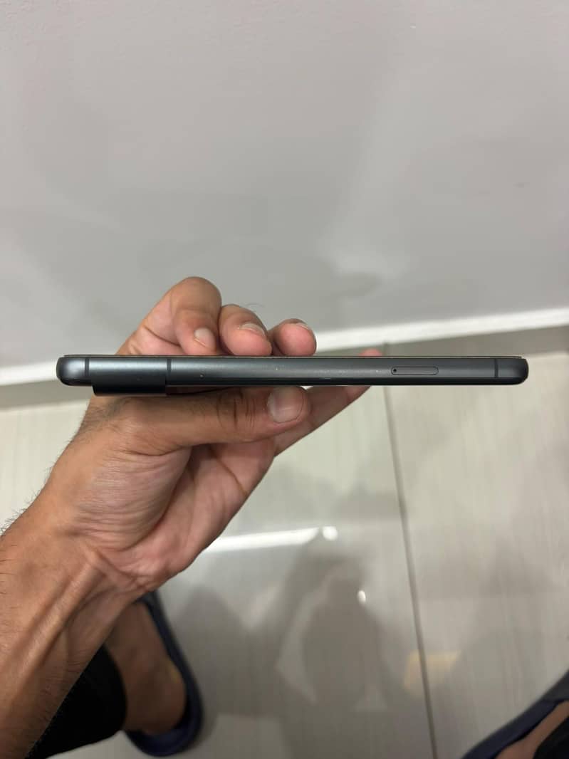 Google Pixel 8 4
