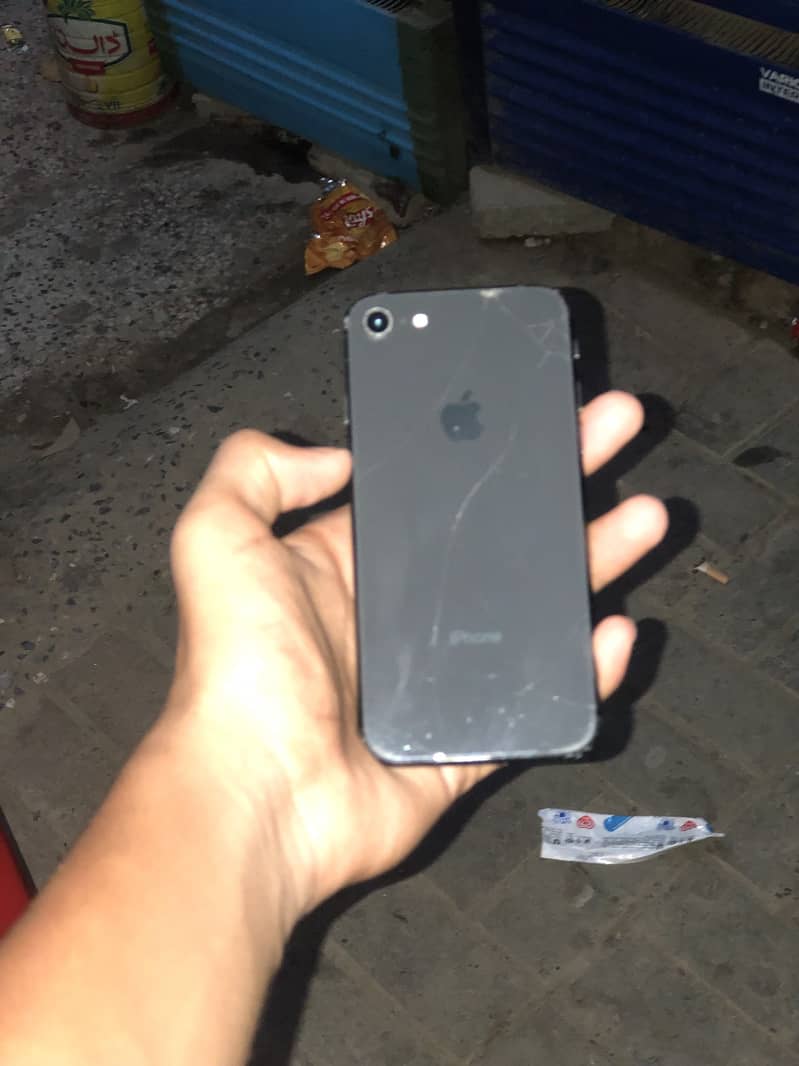 Apple iPhone 8 5