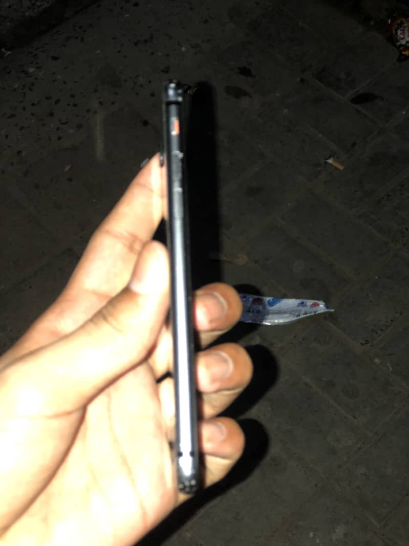 Apple iPhone 8 6