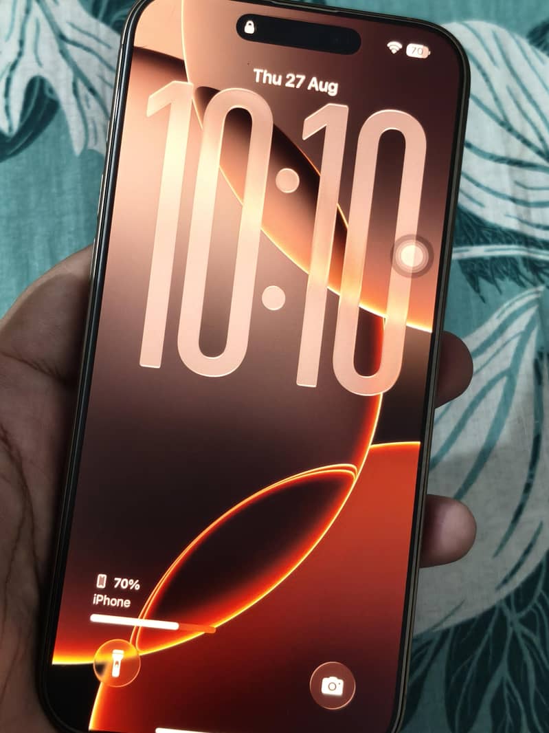 Apple iPhone 16 Pro Max 1