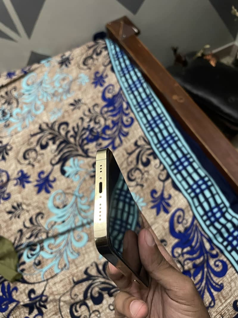 Apple iPhone 12 Pro 1
