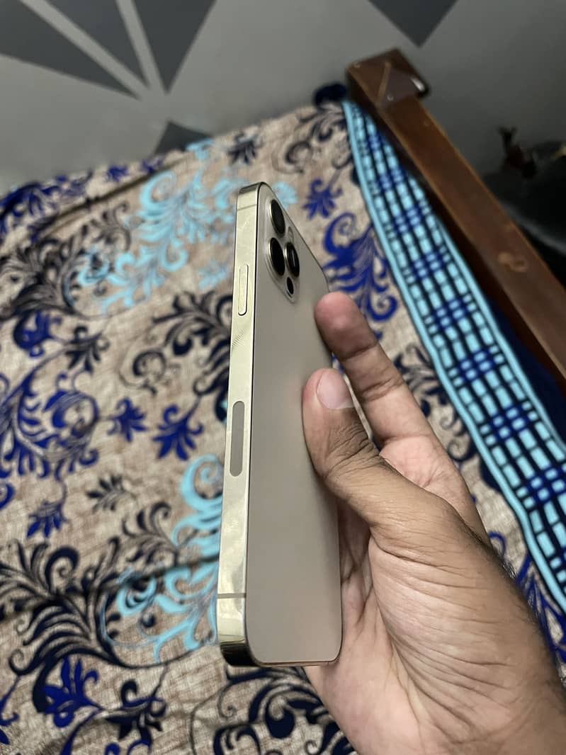 Apple iPhone 12 Pro 4