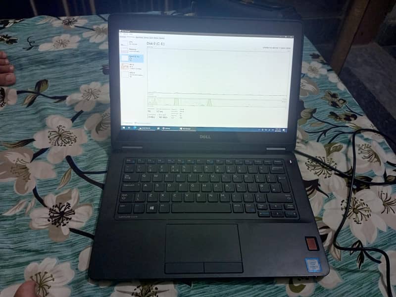 DELL LATITUDE E5270 1
