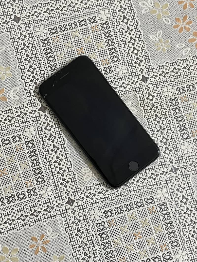 Apple iPhone SE 2020 4