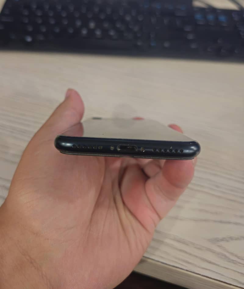 Apple iPhone SE 3rd Generation 4
