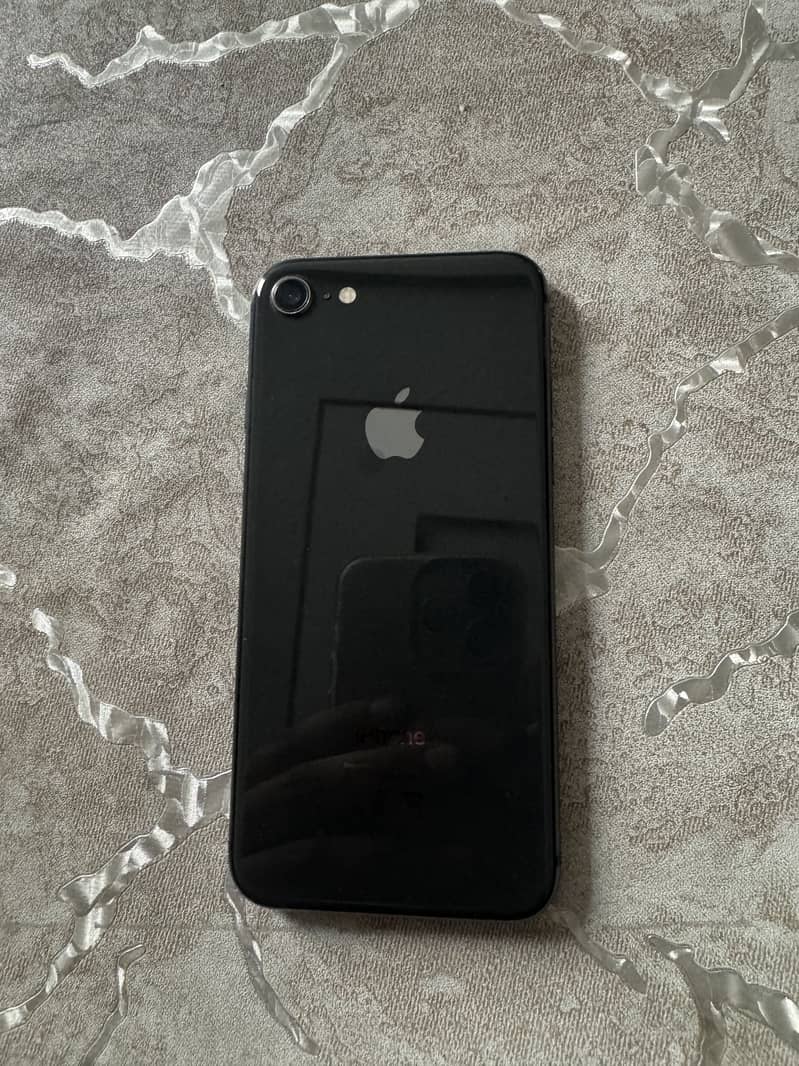 Apple iPhone 8 0