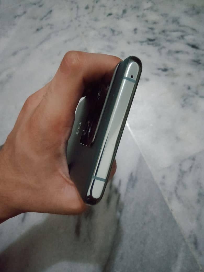 One Plus 10 Pro 1