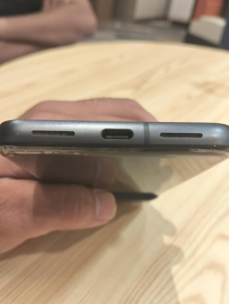 Google Pixel 8 2