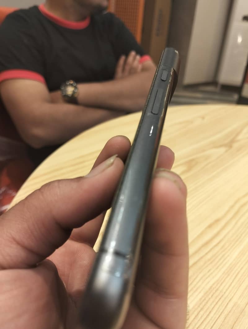 Google Pixel 8 4