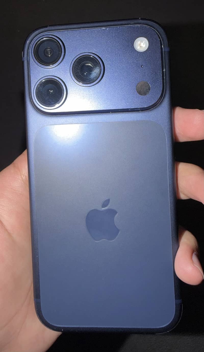 Apple iPhone 17 Pro 0