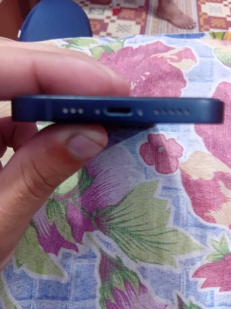 Apple iPhone 13 3