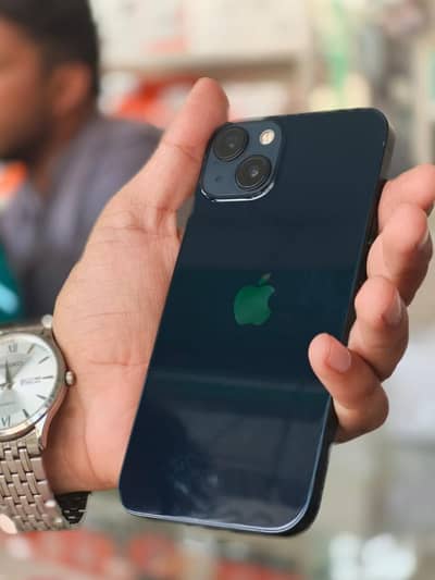 Apple iPhone 13
