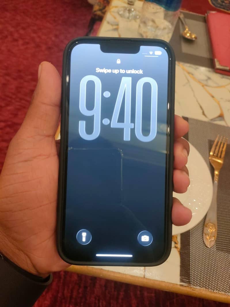 Apple iPhone 13 2
