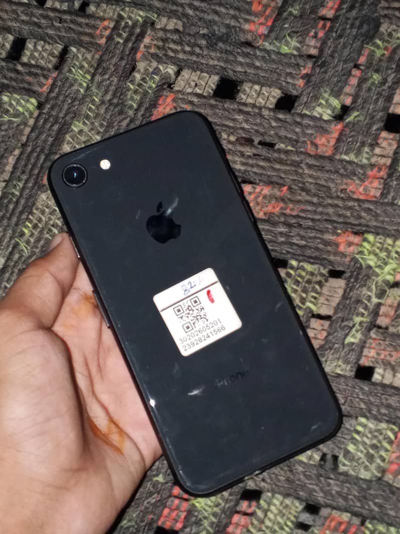 Apple iPhone 8 1