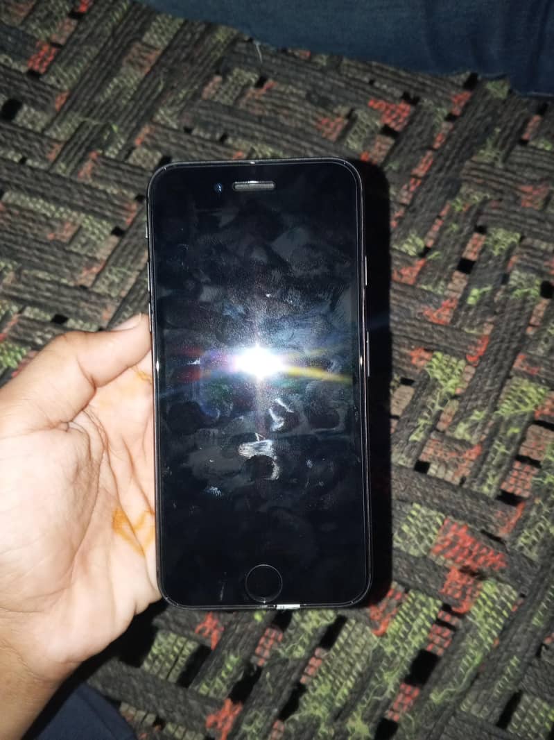 Apple iPhone 8 3