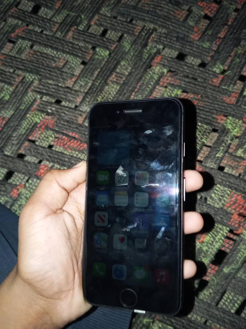 Apple iPhone 8 4