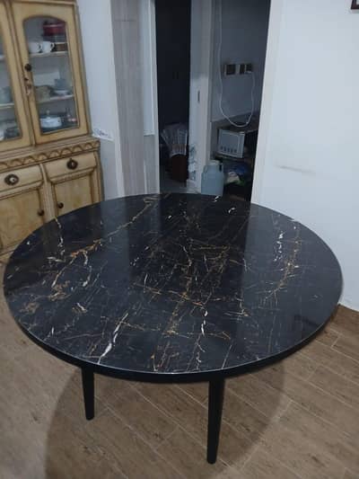 6 Seater Round Dining Table with chairs