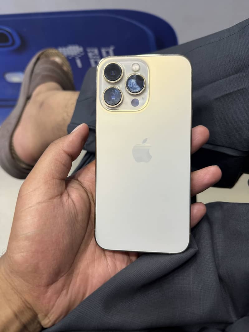 Apple iPhone 13 Pro 4