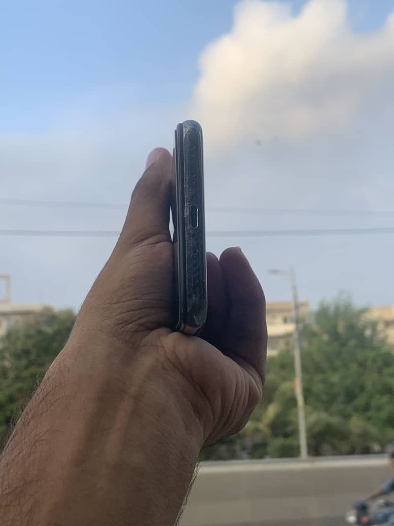 Apple iPhone X 3