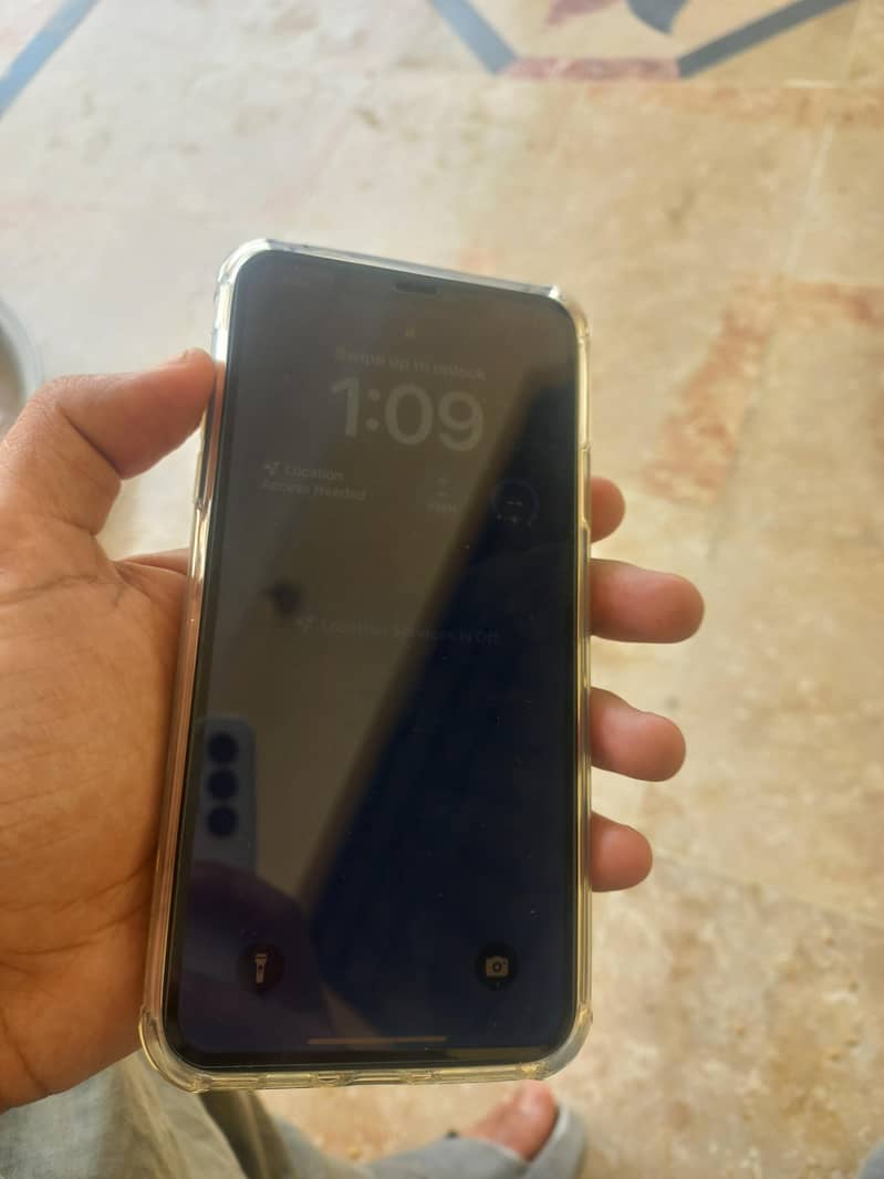 iphone 11 pro max 4