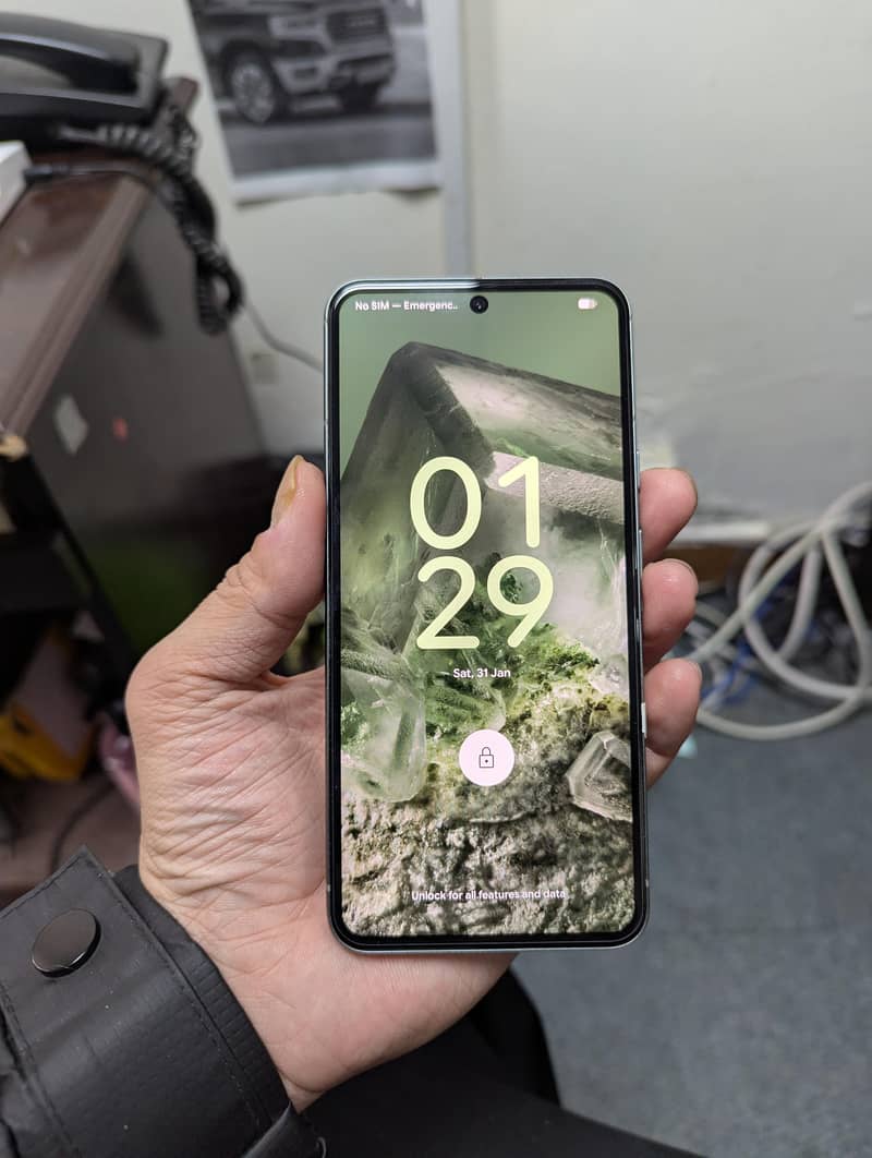 Google Pixel 8 2