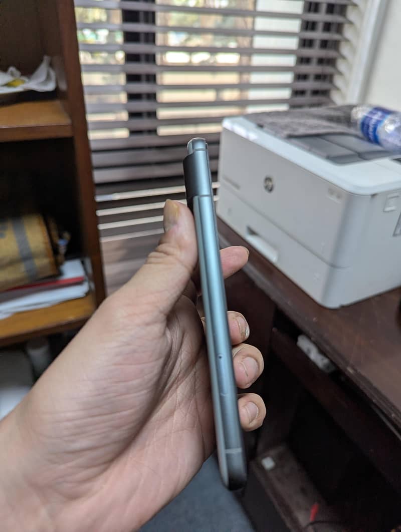 Google Pixel 8 4