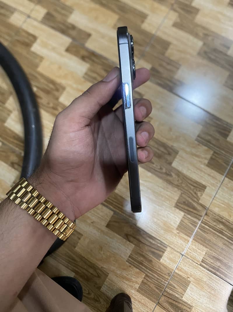 Apple iPhone 13 Pro 4