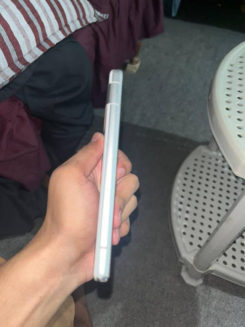Google Pixel 7a 3