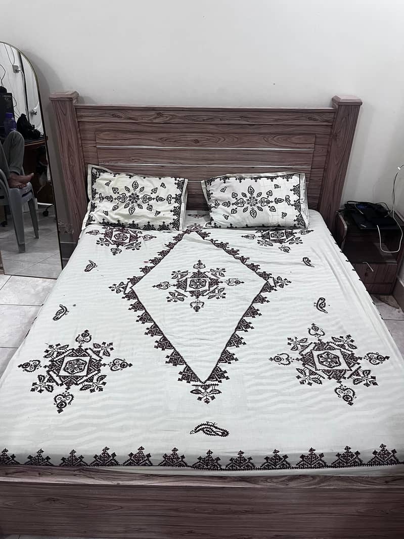 King size bed 2