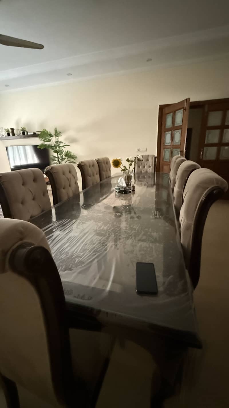 10p dining Table 1