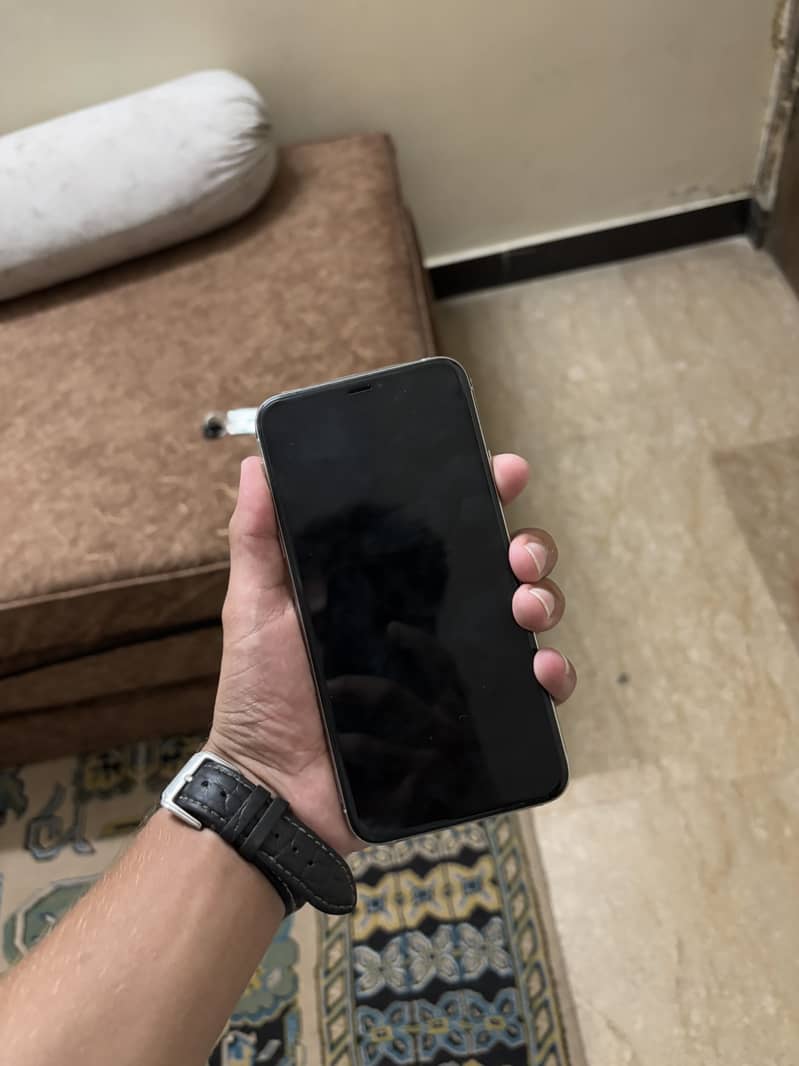 Apple iPhone 11 Pro Max 3