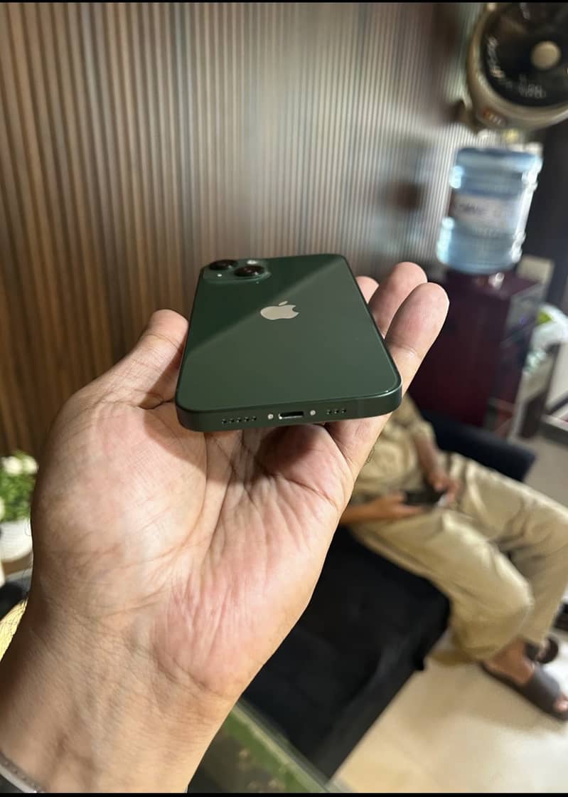Apple iPhone 13 1