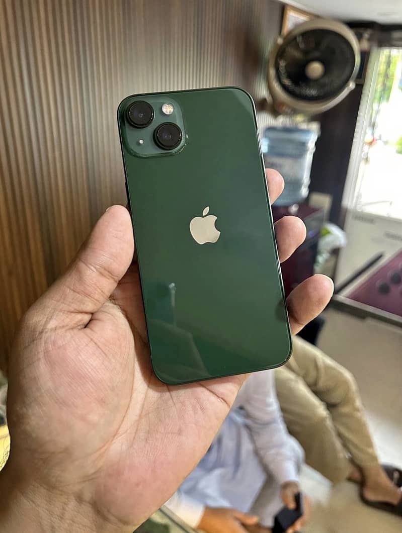 Apple iPhone 13 2
