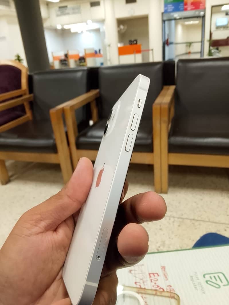 Apple iPhone 12 1