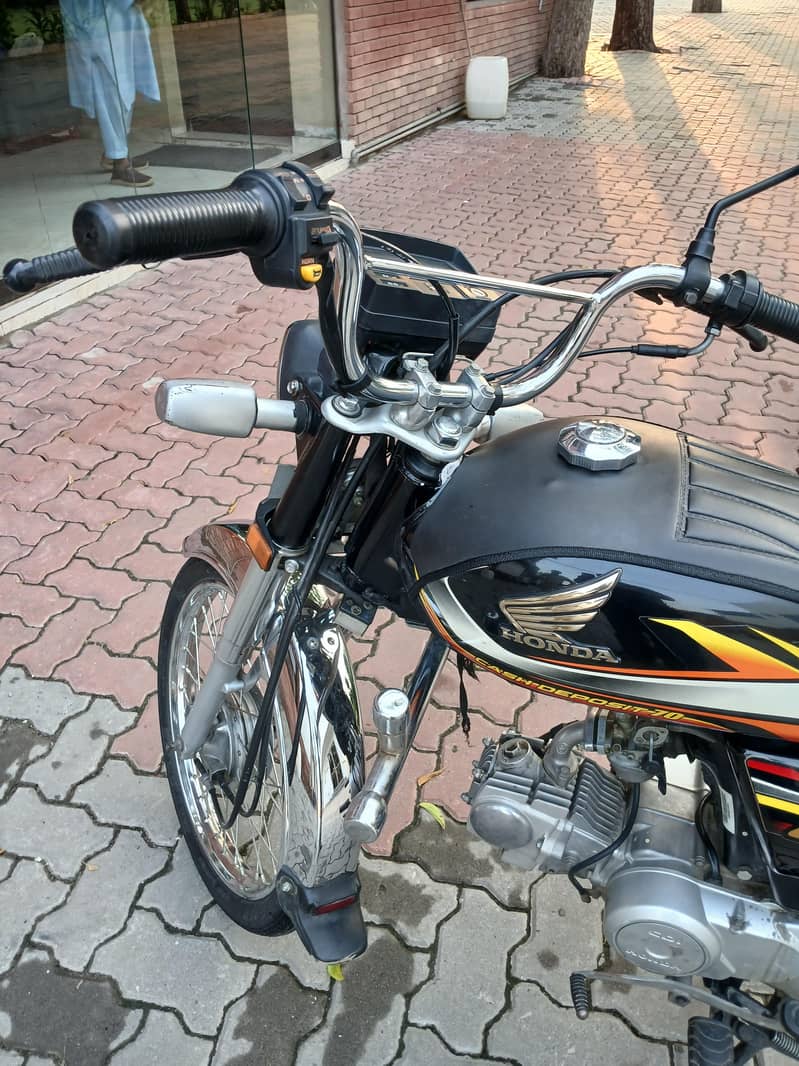 Honda CD70 4