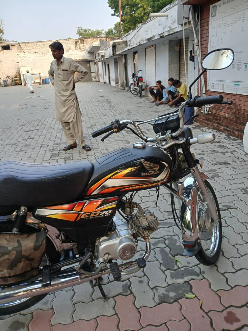 Honda CD70 11