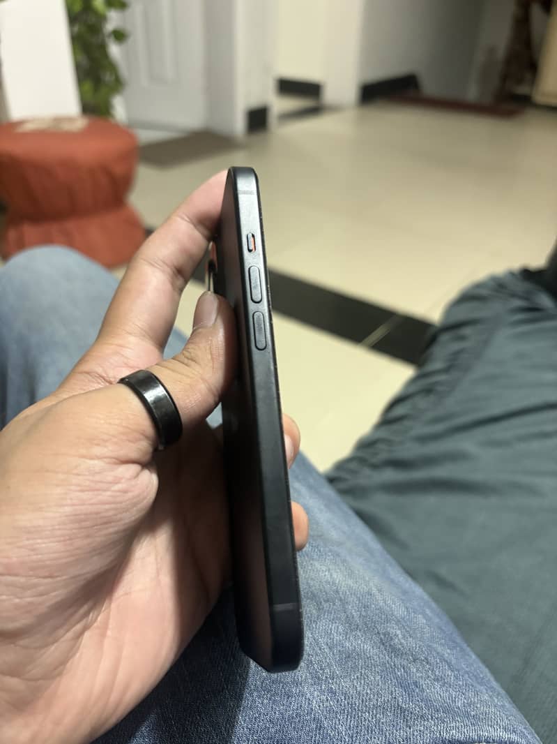 Apple iPhone 15 3