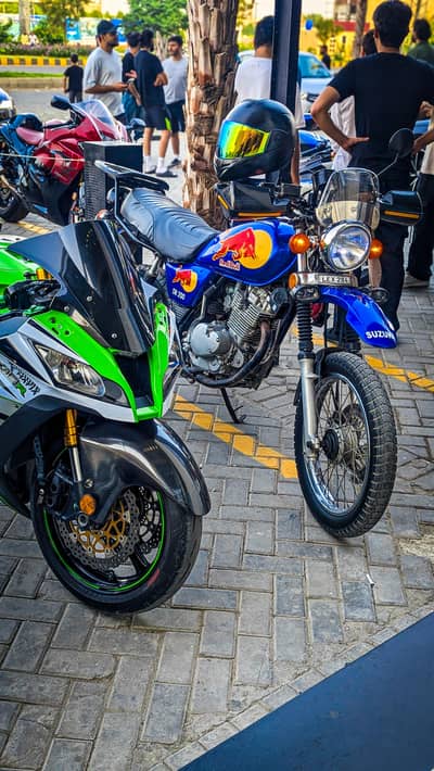 Suzuki DR 200