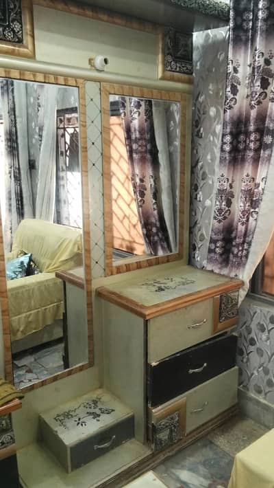 dressing table