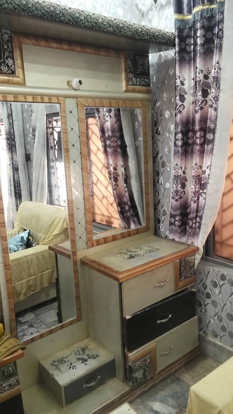 dressing table 1