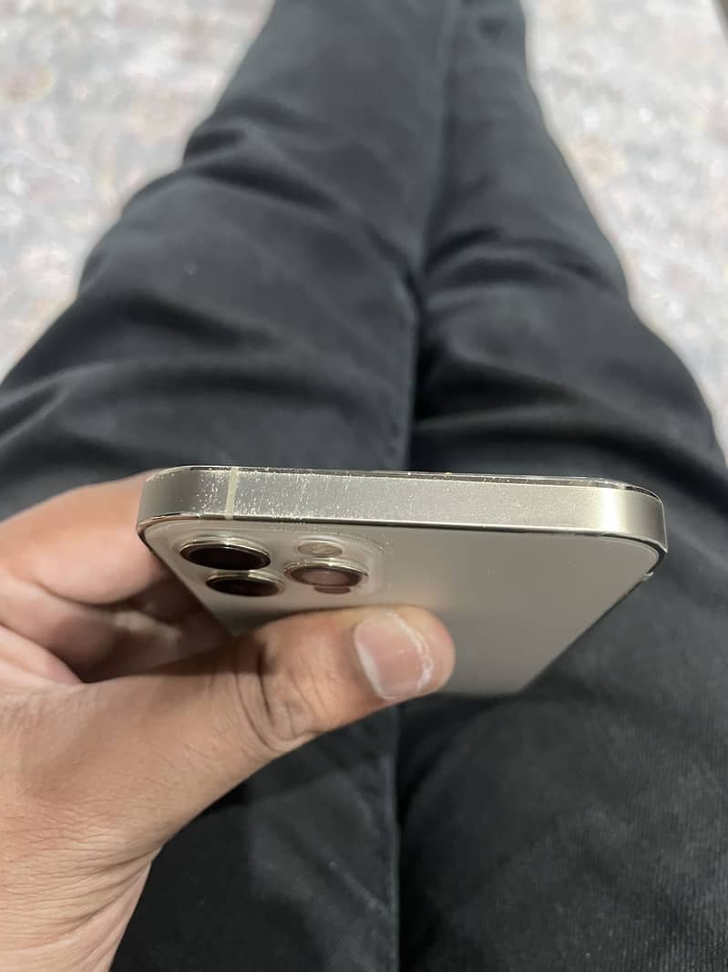 Apple iPhone 12 Pro 4