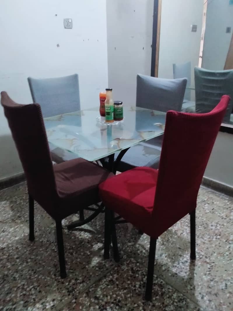 Dining table 0