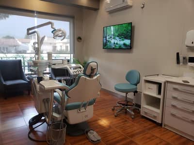FEMALE DENTAL ASSISTANT/ HYGIENIST REQUIRED
