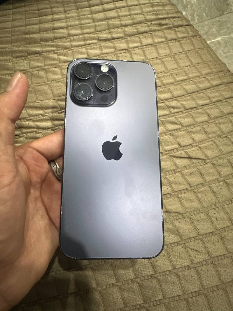 Apple iPhone 14 Pro Max 1