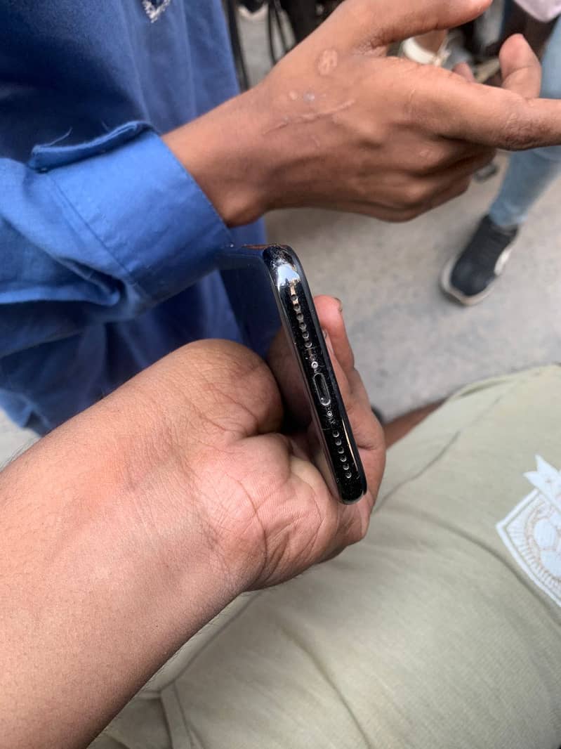 Apple iPhone X 0