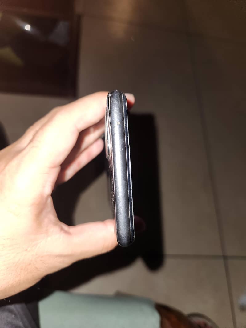 OPPO A76 1