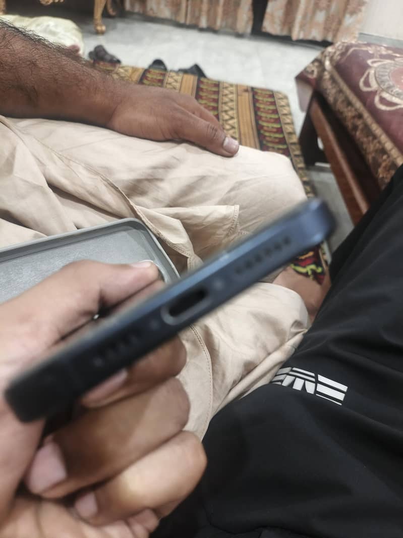 Apple iPhone 15 Pro Max 5